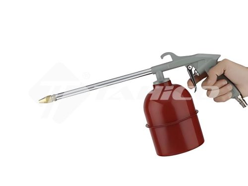 binh xit dau bang hoi binh ve sinh khoang may o to 3