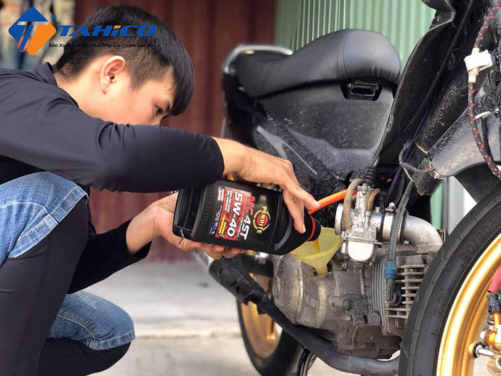 Cách Thay Nhớt Xe Máy Tại Nhà | Ai Cũng Làm Được