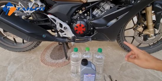 Nuoc-Mat-Xe-May-Bao-Lau-Phai-Thay