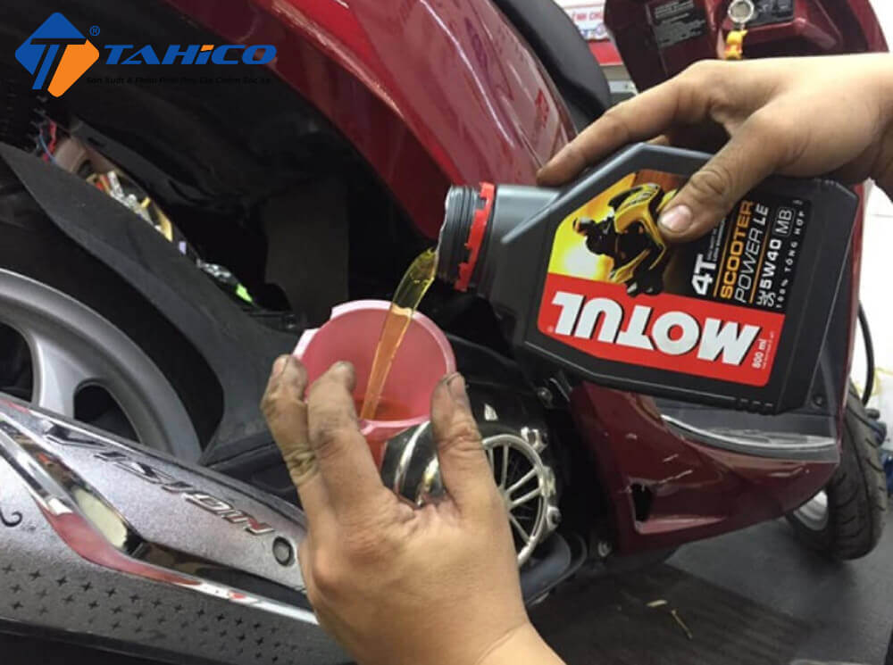 Thay Nhớt Xe Máy Honda Bao Nhiêu Tiền | Giá Mới Nhất