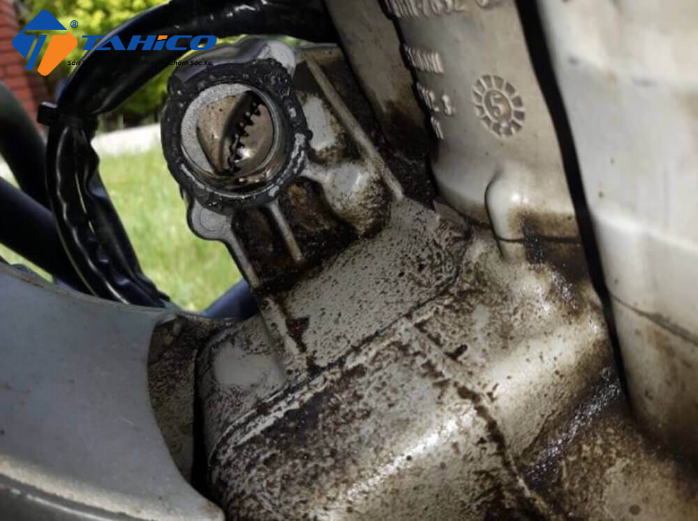 Xe Máy Bị Chảy Nhớt | Nguyên Nhân Cách Khắc Phục Hiệu Quả